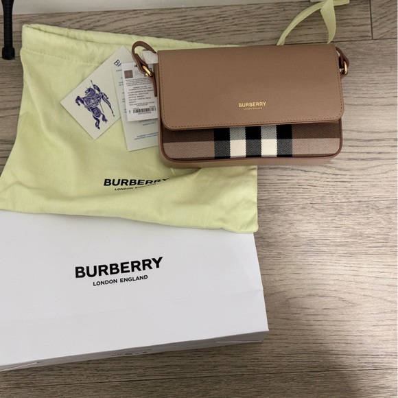 Burberry Ls New Hampshire chestnut beige bag - Picture 1 of 4